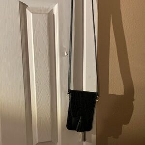 Chic Black Croc-Embossed Crossbody Bag